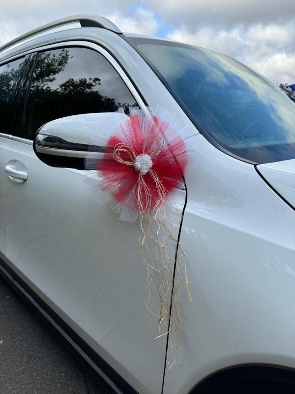 İ&D Baby 10 Adet Kristal Tül Latex Gül Doğal Rafya Detaylı Düğün Nikah Kına Sünnet Araba Konvoy Süsü - Image 1