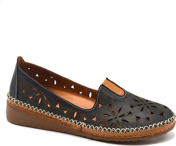 VENÜS 24197152Y DELİKLİ YUMUŞAK DERİ YAZLIK KADIN AYAKKABI - Image 1