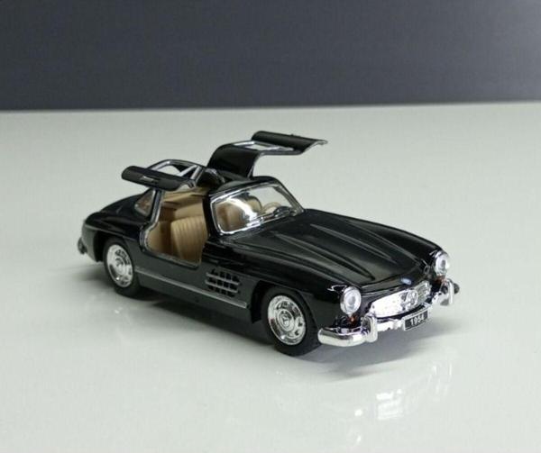 Kinsmart 1:36 Mercedes Benz 300 Sl Coupe - Image 1