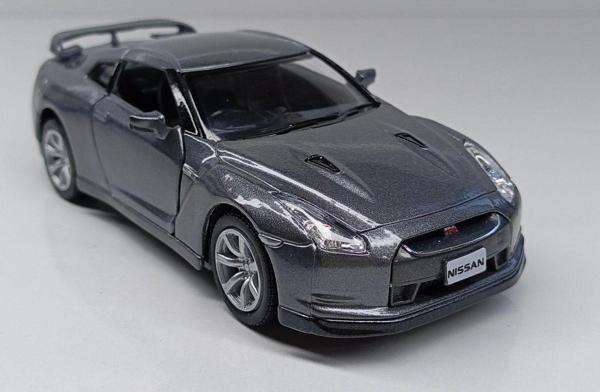 Kinsmart 1:36 Ölçek 2009 Nissan Gt-R R-35 Çek/Birak Metal Araba - Image 1