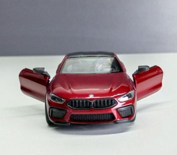 Kinsmart 1:38 Bmw M8 Competition Coupe Bordo - Image 1