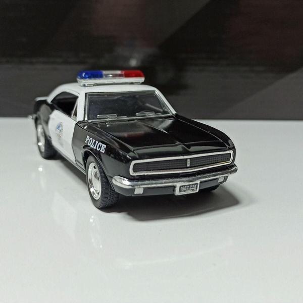 Kinsmart 1967 Camaro Z28 Police Araba Çek Bırak Metal Model - Image 1