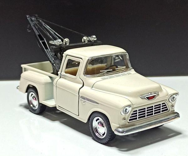 Kinsmart 55 Chevy Pick-Up Çekici 1:32 - Image 1