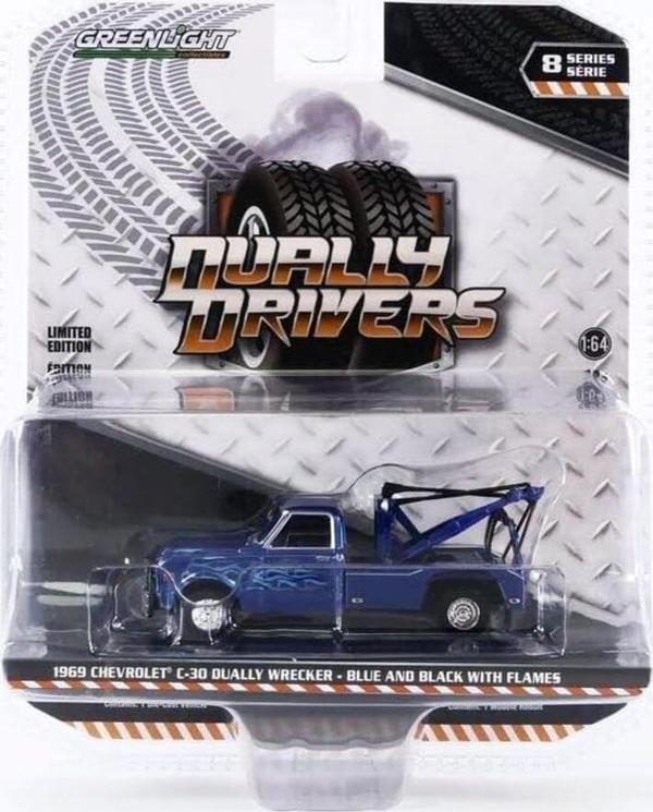 Greenlight Chevrolet C-30 Dually Wrecker Blue And Black With Flames 1/64 Model Araba - Image 1