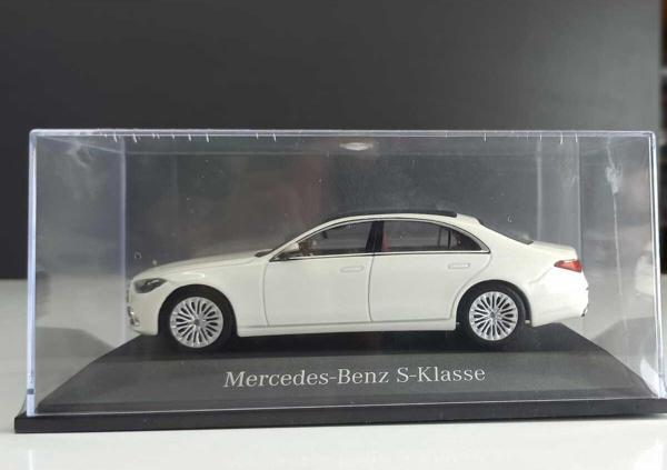 Herpa 1:43 Mercedes-Benz S Klasse Beyaz - Image 1