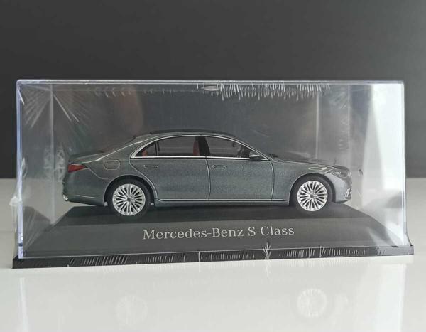 Herpa 1:43 Mercedes-Benz S Klasse Silver - Image 1