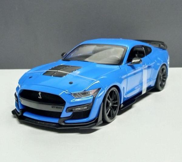 Maisto 1:18 Shelby Mustang Gt 500 - Image 1