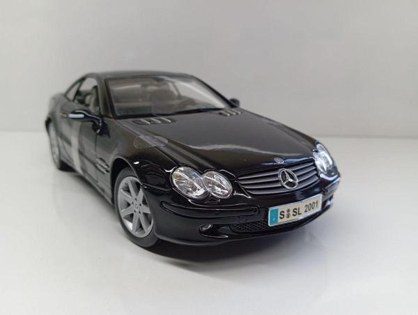 Maisto 1:18 Mercedes Benz Sl Klasse ( Diecast Metal Model - Image 1