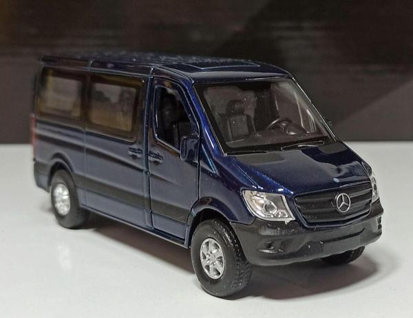 Welly Lacivert Mercedes Benz Sprinter Traveliner Çek Birak - Image 1