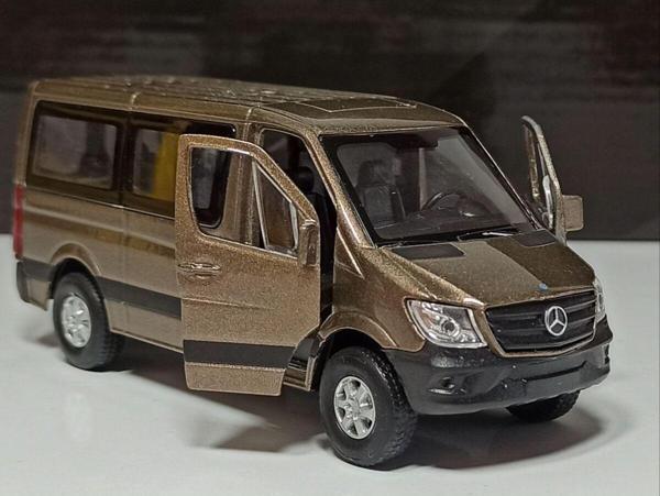 Welly Mercedes Benz Sprinter Traveliner Minibüs 36 Ölçek - Image 1