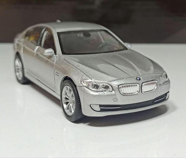 Welly Silver Bmw 535 İ Çek Birak Metal Araba - Image 1