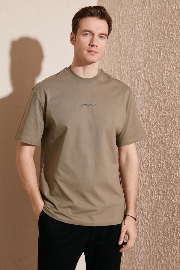 Buratti Pamuklu Relaxed Fit Sıfır Yaka Erkek T Shirt 5902702 Vizon Yeşili - Image 1