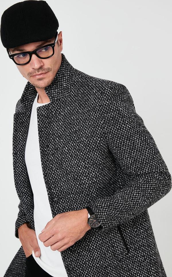 Buratti Slim Fit Tek Yırtmaçlı Düğmeli Dik Yaka Kaşe Erkek Kaban 5840110 Siyah Noktalı - Image 1