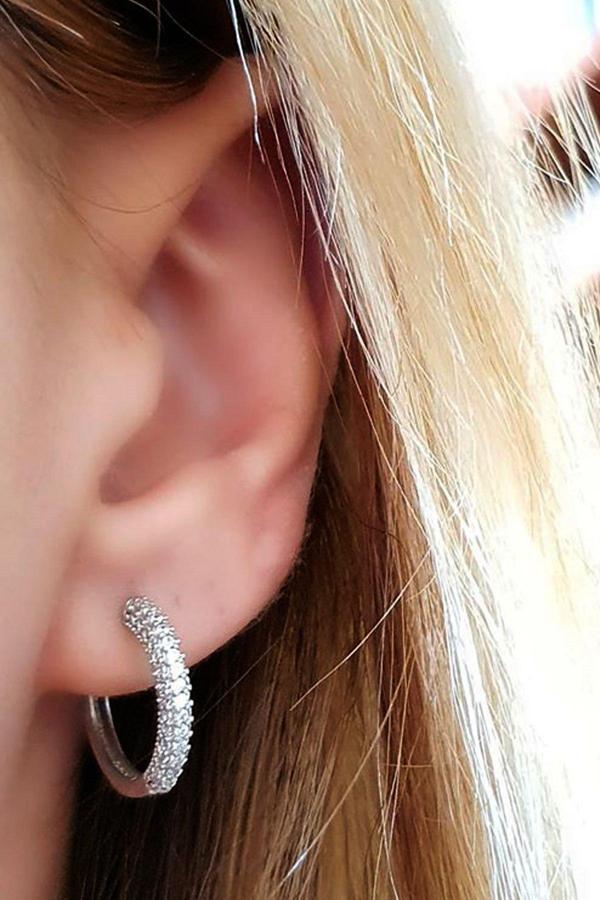 Pırlanta ışıltısında bombeli gümüş halka çift küpe  - Image 1