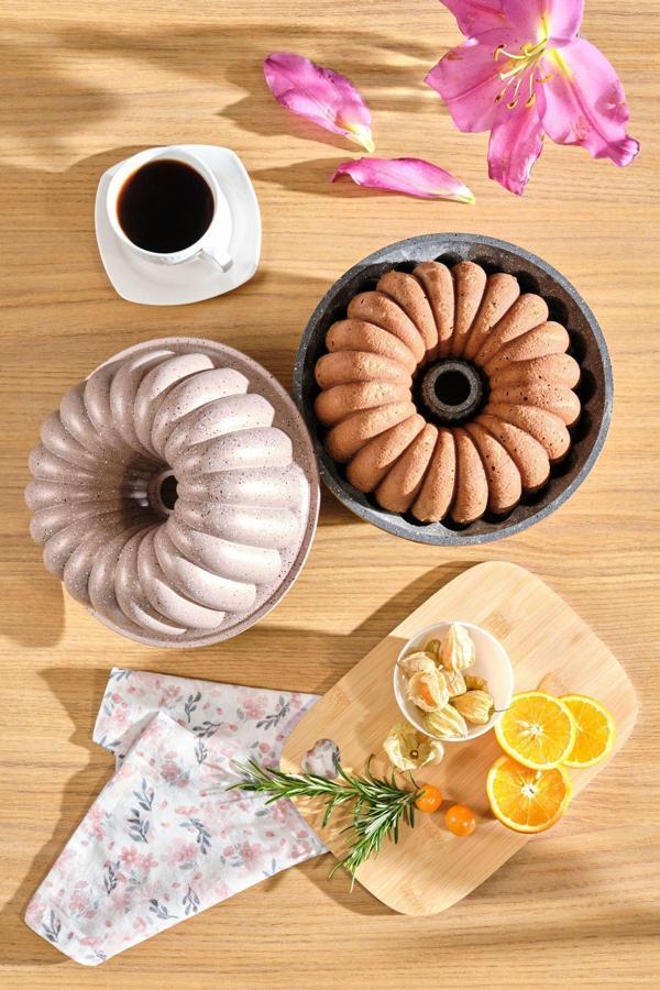 Karaca Cake Pro Lina Rosegold Döküm Dilimli Kek Kalıbı 25,5 Cm - Image 1