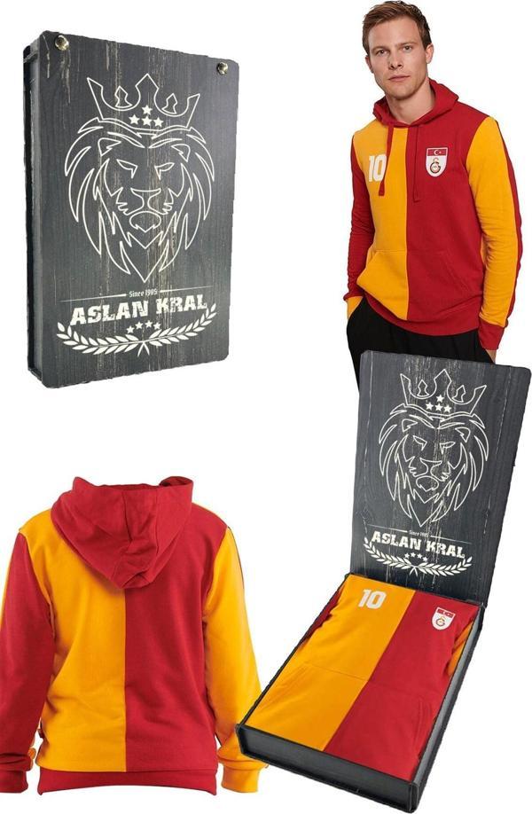 Galatasaray Orijinal Metin Oktay Kapüşonlu Sweat Hediyelik Ahşap Kutulu - Image 1