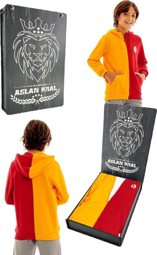 Galatasaray Orijinal Sarı Kırmızı Kapüşonlu Çocuk Sweat Hediyelik Ahşap Kutulu - Image 1