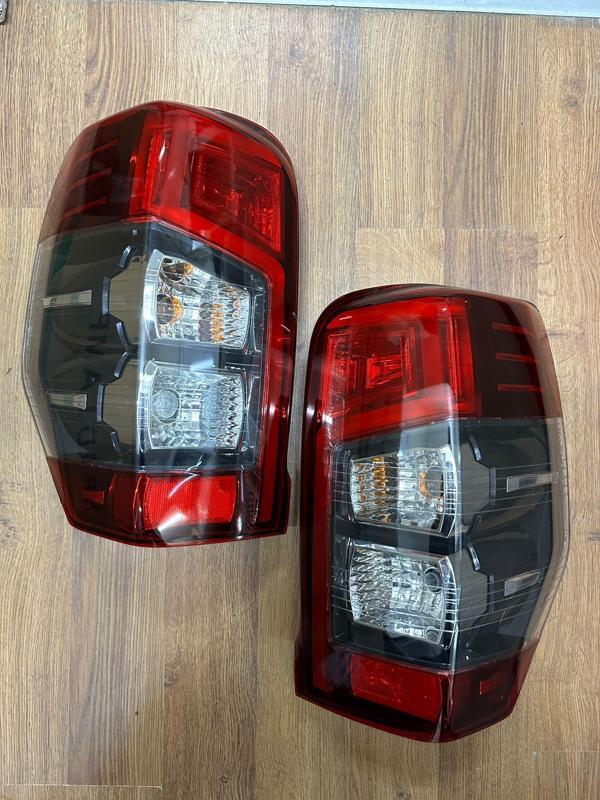 Mitsubishi L200 Stop Lambası Ledli Duylu Sağ Sol Set 2019-2021 - Image 1