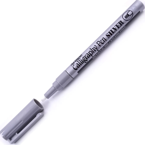 Artline Calligraphy Kalem Silver 2.5 mm EK-993XF - Image 1