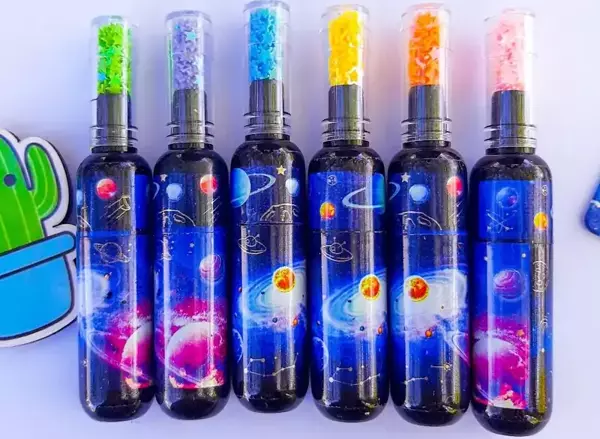 Galaksi Desenli Mini Renkli Keçeli Kalem Fosforlu Kalem 6'lı Set - Image 1