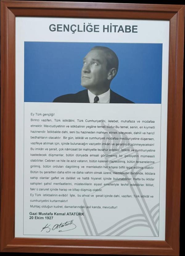 Gençliğe Hitabe Portresi mdf Çerçeveli Portre Tablo Köşe 35x50cm - Image 1