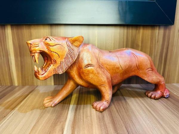 MYK Hediye ve Sanat AtölyEl Yapımı Ahşap Kaplan Figürü Şık Dekoratif Hediye Aslan ve Kaplan Temalı Özel Tasarım - Image 1