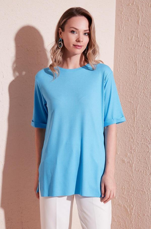 Lela Oversize Bisiklet Yaka Yırtmaç Detaylı Bayan Bluz 5863683 BEBE MAVİ - Image 1