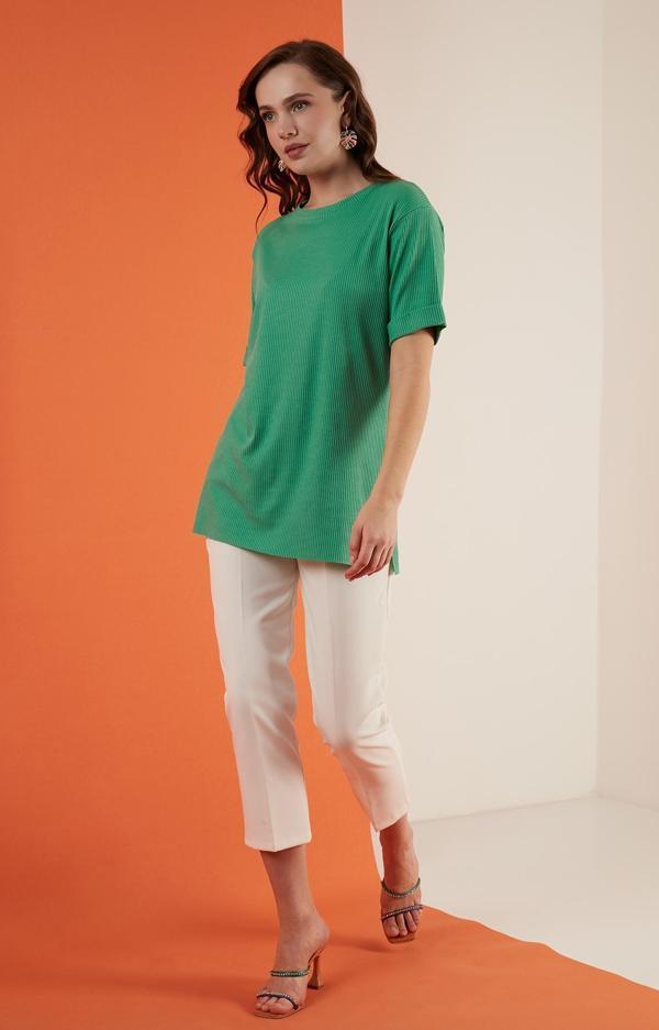 Lela Oversize Bisiklet Yaka Yırtmaç Detaylı Bayan Bluz 5863683 BENETTON - Image 1