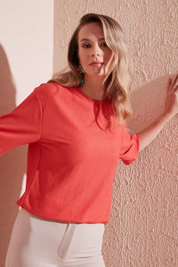 Lela Bisiklet Yaka Yırtmaç Detaylı Bürümcük Kumaş Bayan Bluz 5865365 NAR ÇİÇEĞİ - Image 1