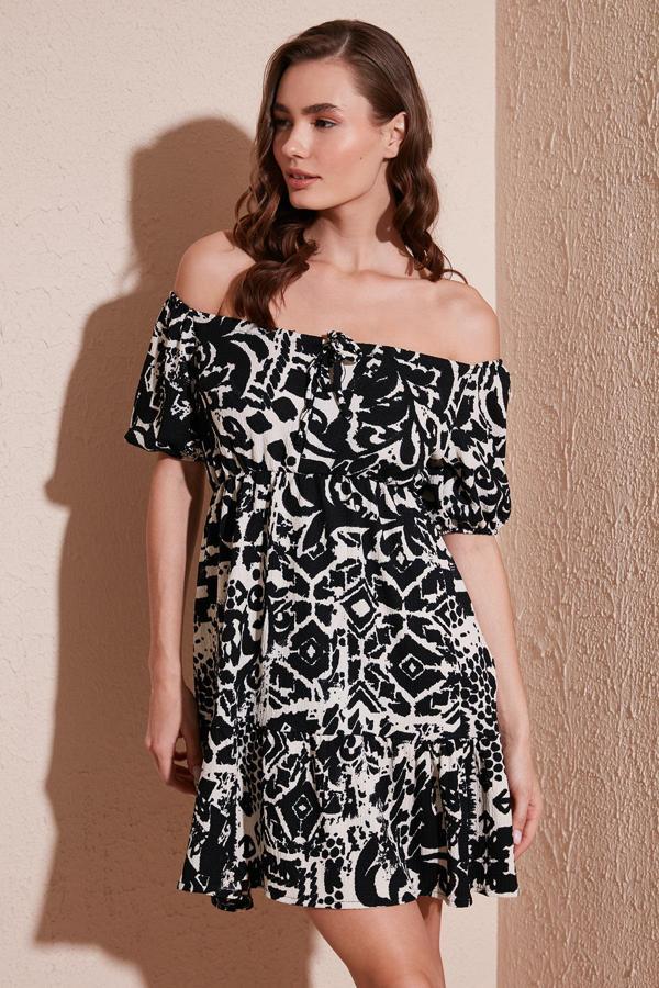 Lela Desenli Slim Fit Önden Bağlamalı Mini Bayan Elbise 5865728 SİYAH - Image 1