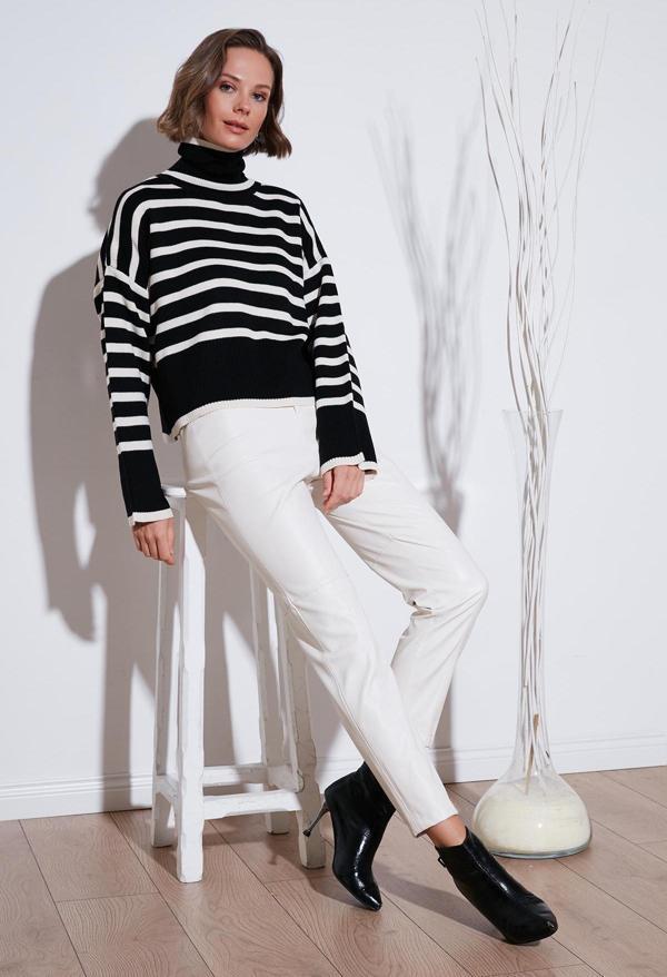 Lela Akrilik Çizgili Boğazlı Yaka Triko Bayan Kazak 4616166 KREM-SİYAH - Image 1