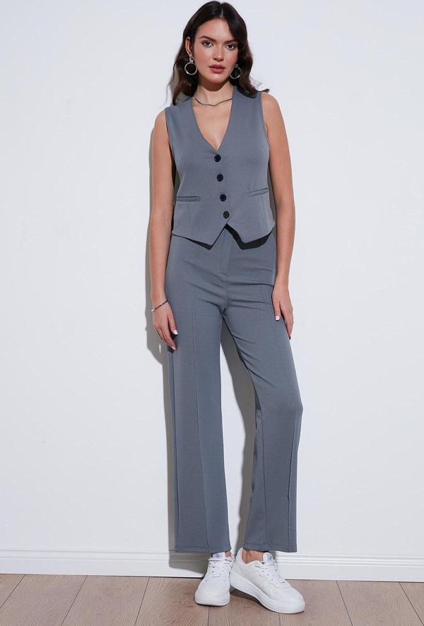 Lela Standart Fit Çimalı Yüksek Bel Düz Paça Bayan Pantolon 5865972 FÜME - Image 1
