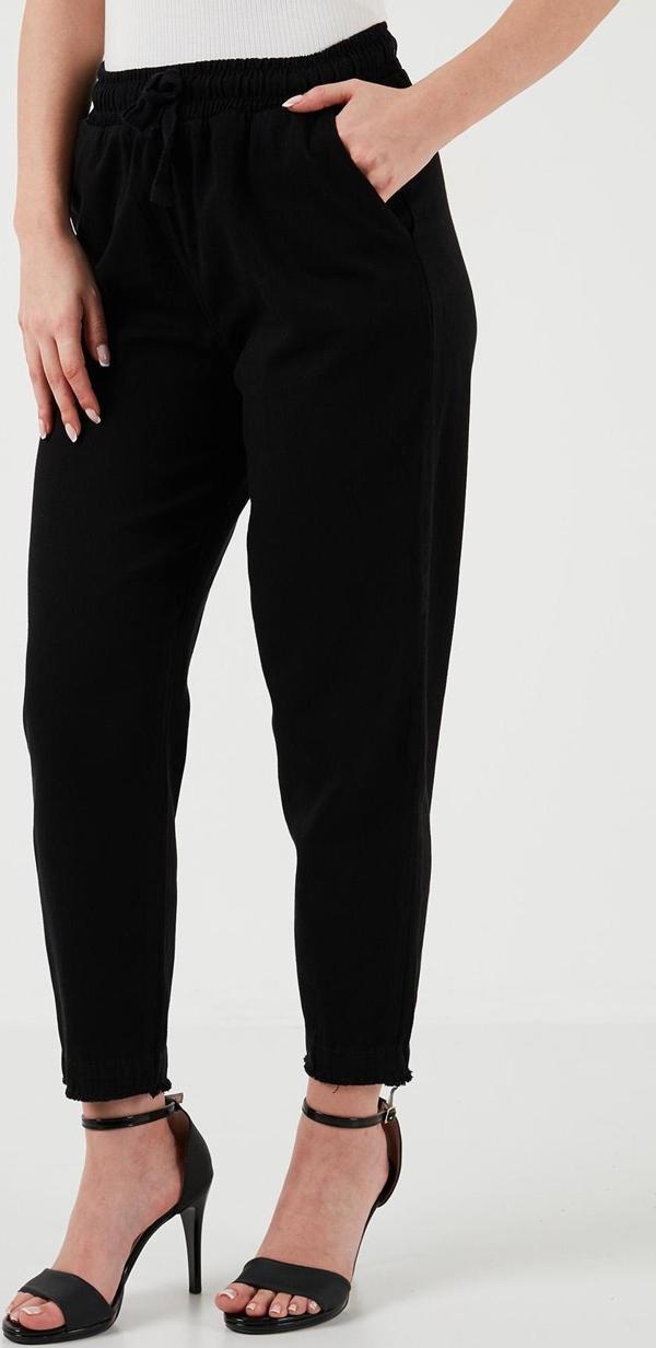 Lela Pamuklu Normal Bel Regular Fit Düz Paça Bayan Pantolon 668YP42282S4 SİYAH - Image 1
