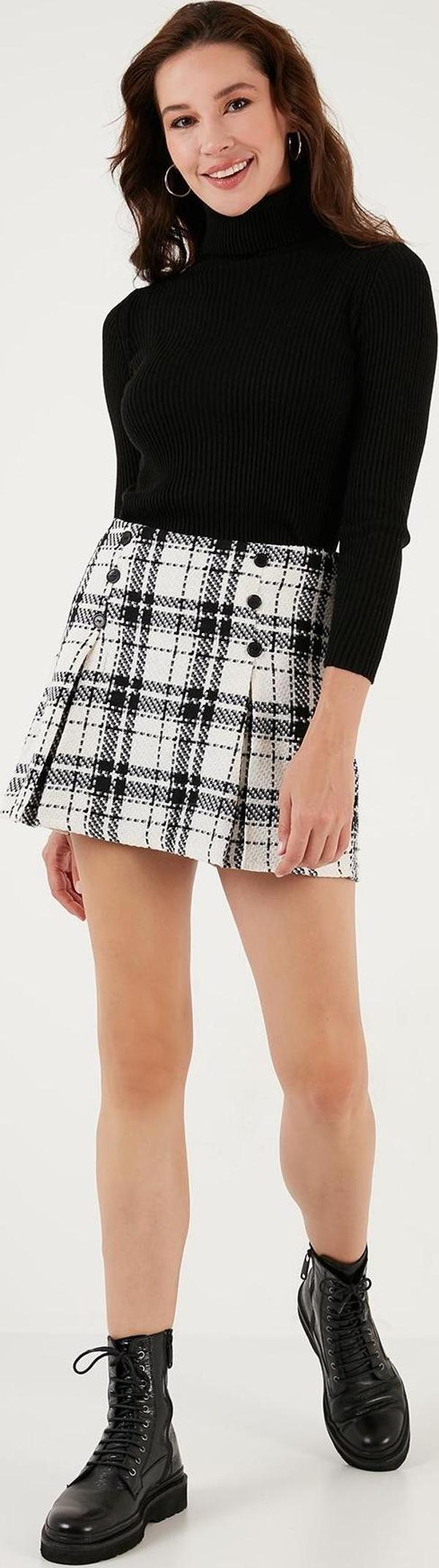 Lela Regular Fit Kışlık Tüvit Mini Bayan Şort Etek 611ET0020 SİYAH - Image 1