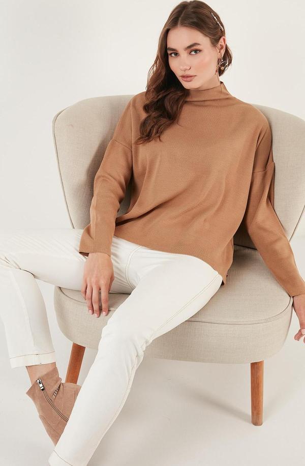 Lela Arkası Uzun Dik Yaka İnce Triko Bayan Kazak 4615002 CAMEL - Image 1