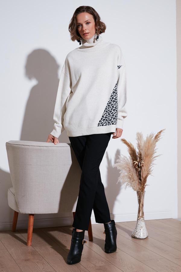 Lela Akrilik Leopar Desenli Triko Bayan Kazak 4615217 Açık Taş - Image 1