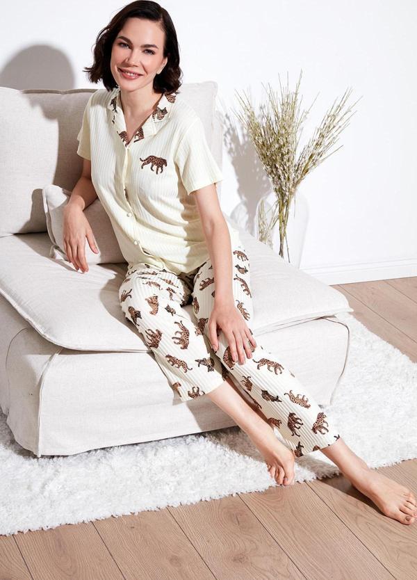 Lela Regular Fit Gömlek Yaka Kısa Kollu Bayan Pijama Takımı 65740102 BEJ - Image 1