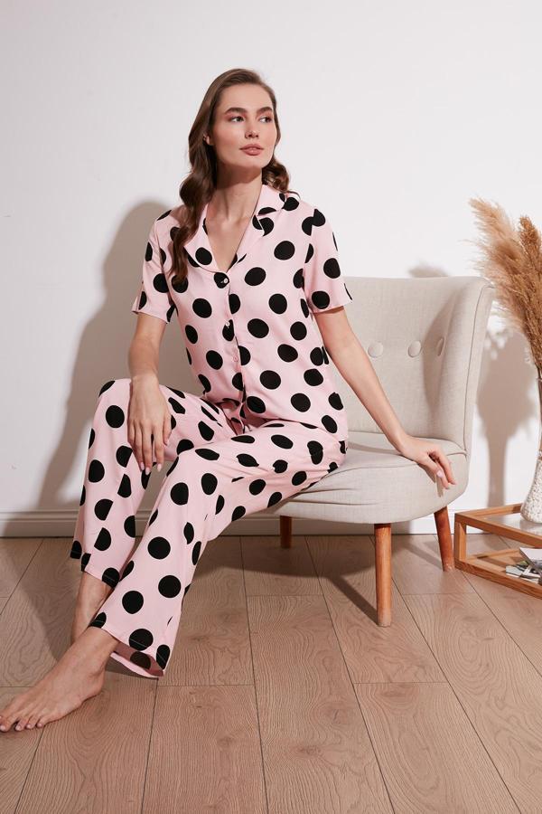 Lela Rahat Kesim Bol Paça Mono Yaka Kısa Kollu Bayan Pijama Takımı 6110290 PEMBE - Image 1