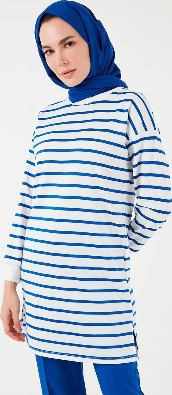 Lela Modest Çizgili Pamuklu Regular Fit Bisiklet Yaka Bayan Tunik 5865784 SAKS - Image 1