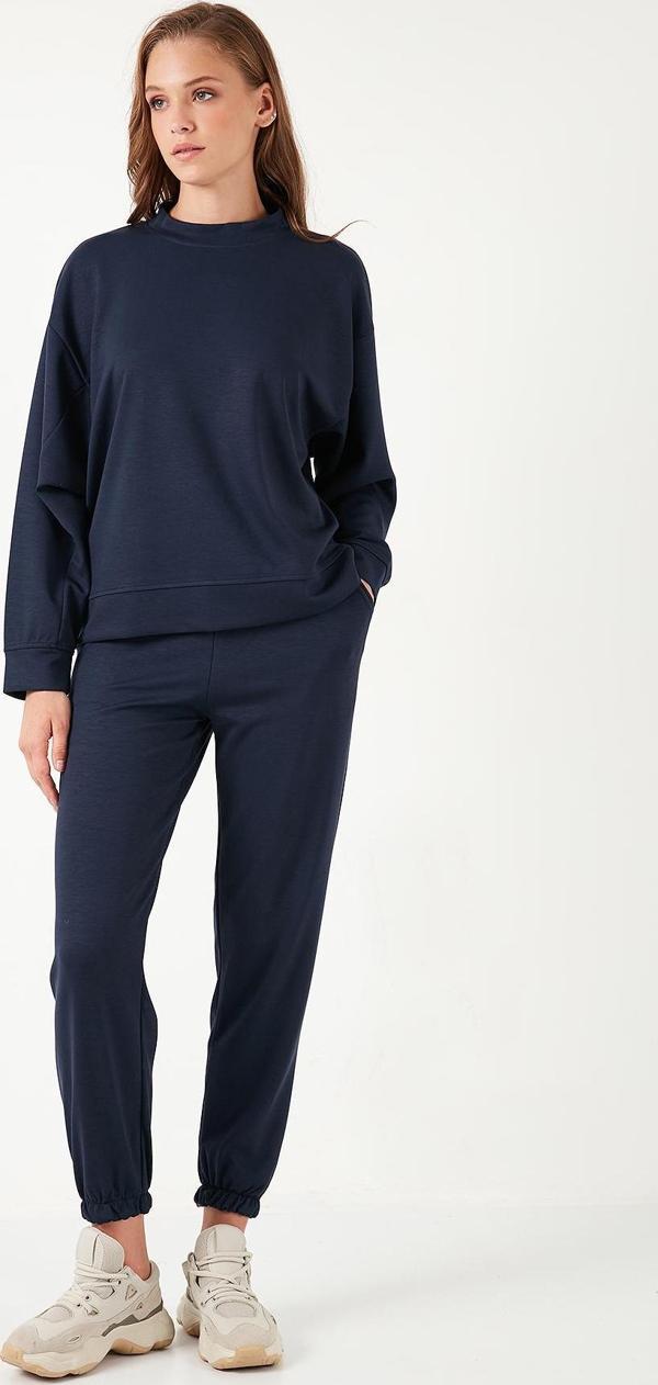 Lela Streç Regular Fit OYSHO Kumaş Bayan Eşofman Altı 5865798O LACİVERT - Image 1