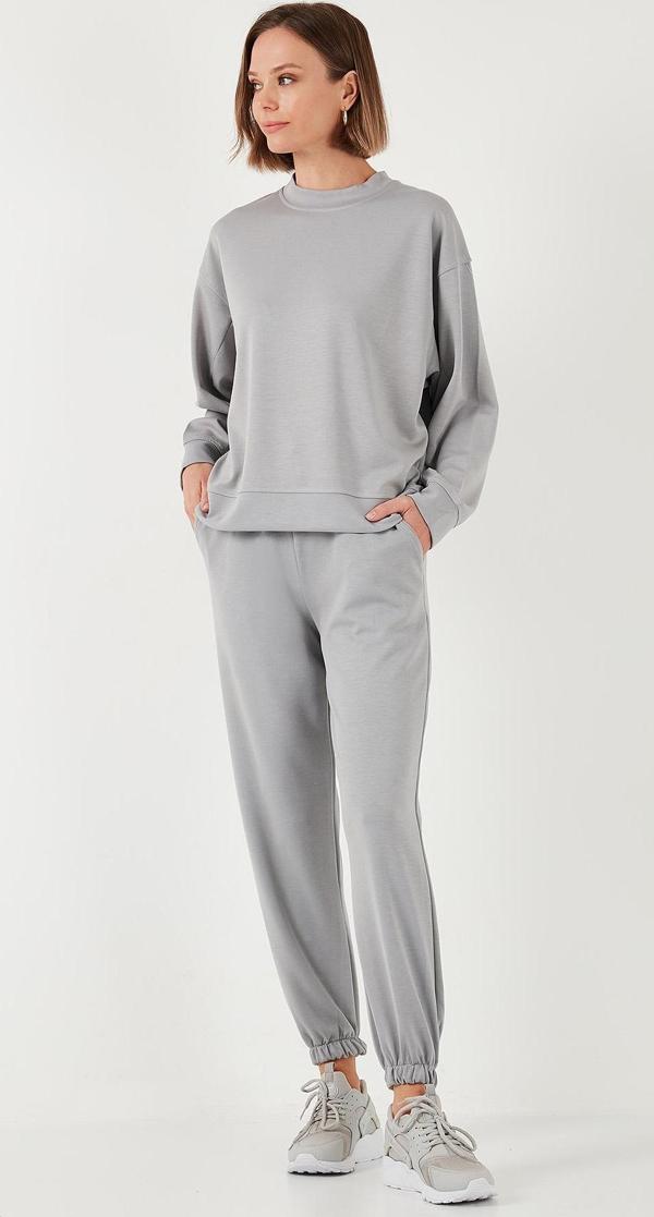 Lela Streç Regular Fit OYSHO Kumaş Bayan Eşofman Altı 5865798O GRİ - Image 1