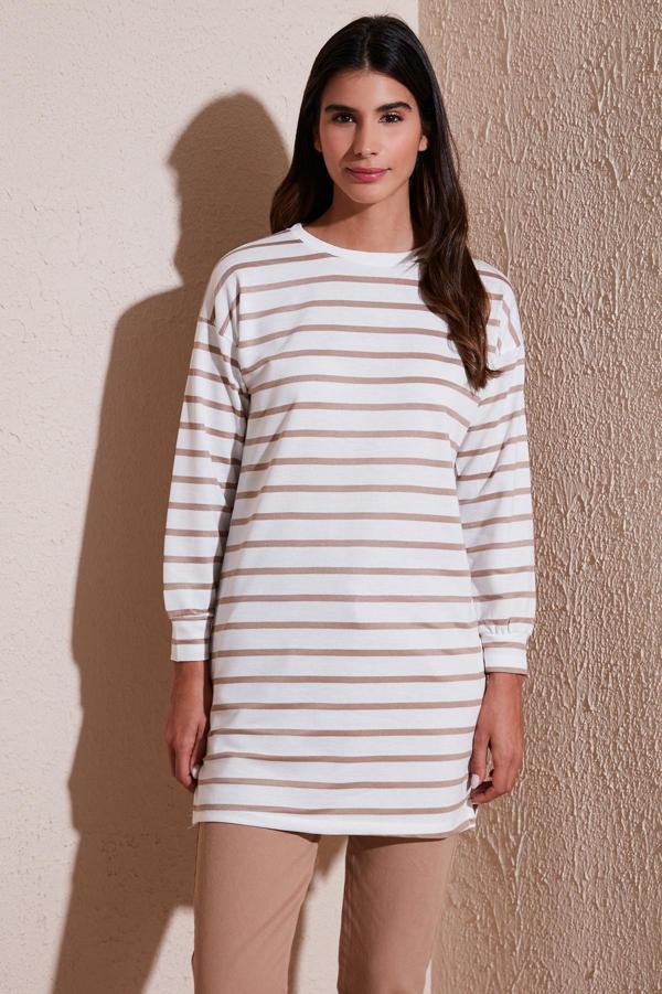 Lela Modest Çizgili Pamuklu Regular Fit Bisiklet Yaka Bayan Tunik 5865784 BİSKÜVİ - Image 1