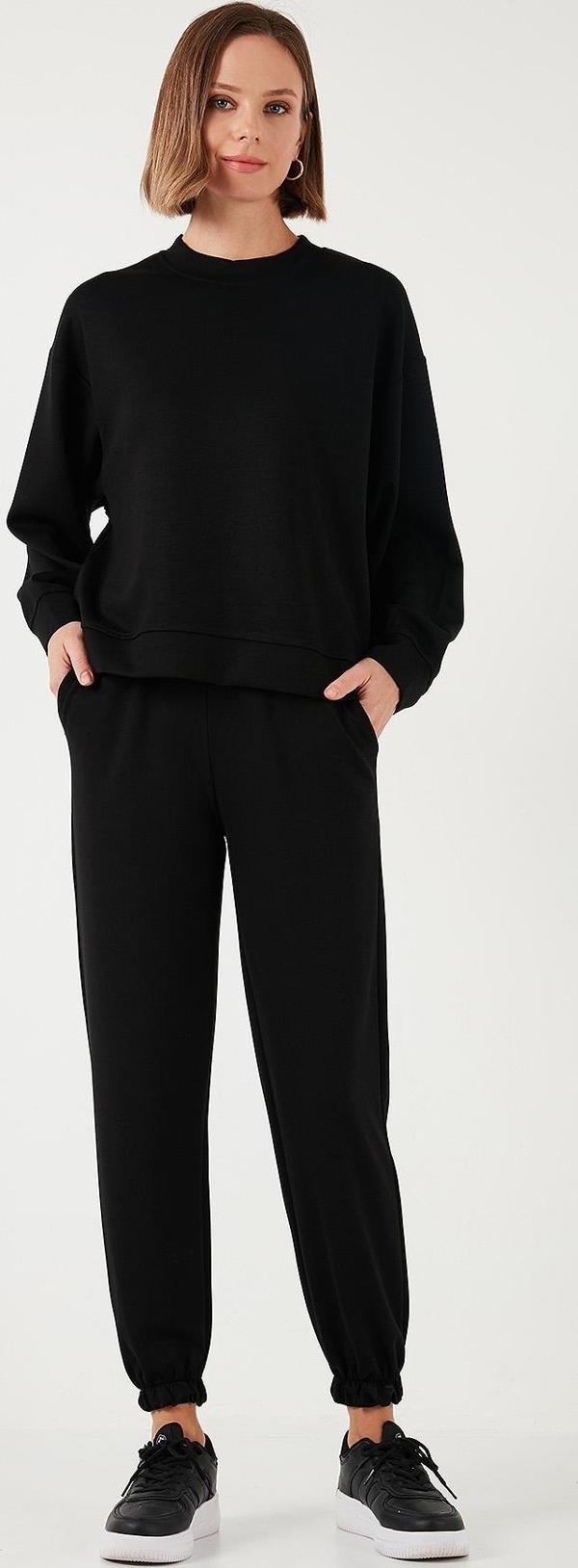 Lela Streç Regular Fit OYSHO Kumaş Bayan Eşofman Altı 5865798O SİYAH - Image 1