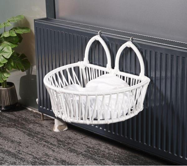 Furnia Perry Kalorifer Askılı Kedi Yatağı Beyaz 55x55x15 cm - Image 1