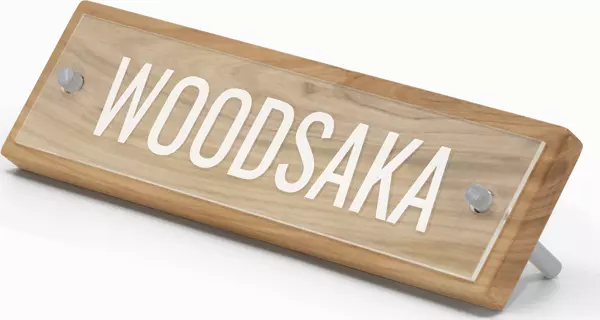 Woodsaka - Özelleştirilebilir Masaüstü İsimlik - Kiraz ve Pleksi - Metal Ayak - Image 1