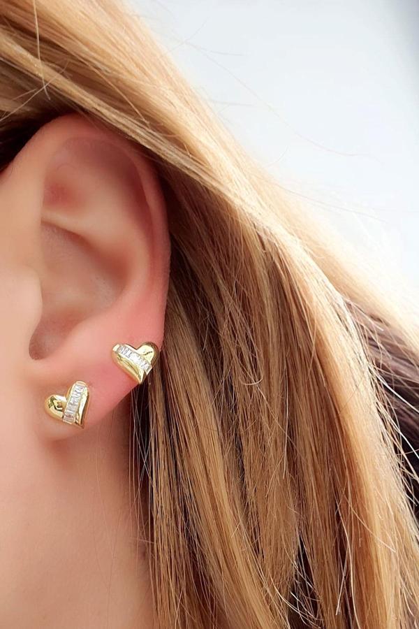 Baget Zirkon Taş Detaylı 925ayar Gümüş Üzerine Altın Kaplama Kalp Küpe  - Image 1