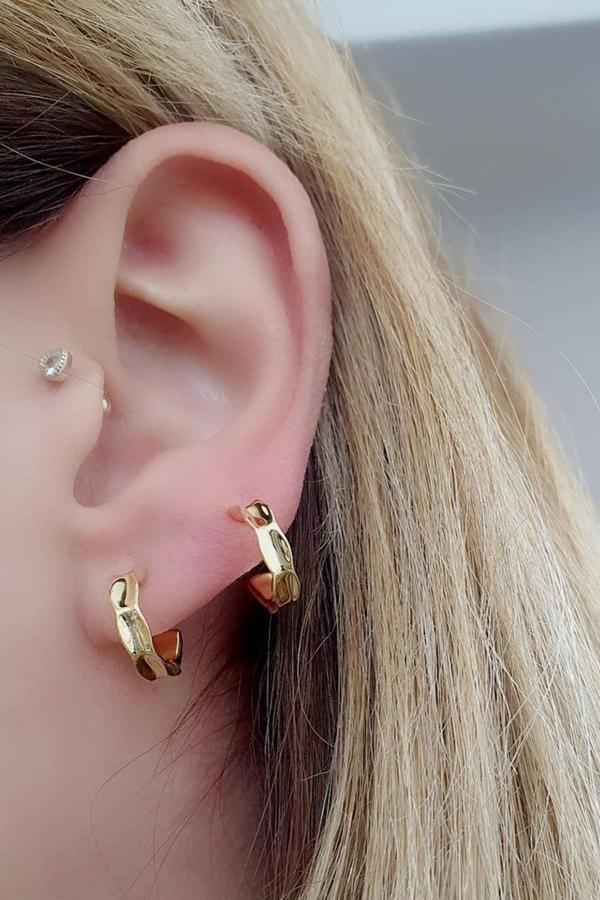 İtalyan tasarımı 925ayar gümüş üzerine altın kaplama Yarim Halka Küpe  - Image 1