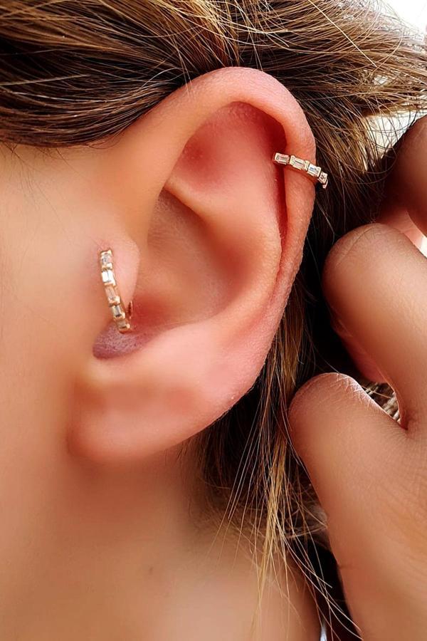 925ayar Gümüş Üzerine Rose Altın Kaplama Baget Zirkon Taşlı 925ayar Gümüş Halka Tek Küpe - Image 1