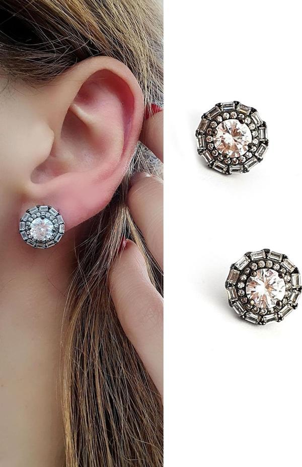 Pırlanta ışıltısında Zirkon Taşlı 925ayar Gümüş Siyah Rodajli Lüks Tek Taş Küpe  - Image 1