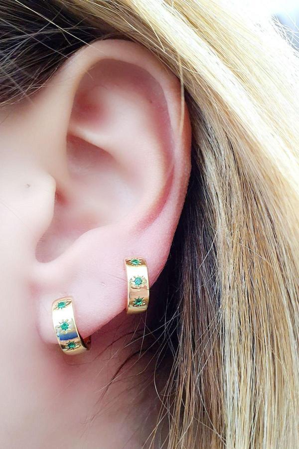 Yeşil Zirkon Taşlı 925ayar Gümüş Üzerine Altın Kaplama Trend Halka Küpe  - Image 1